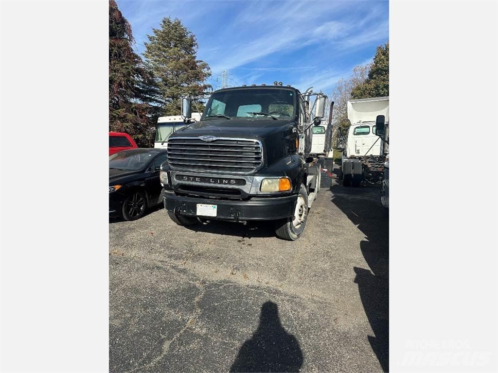 Sterling A9500 Autotractoare