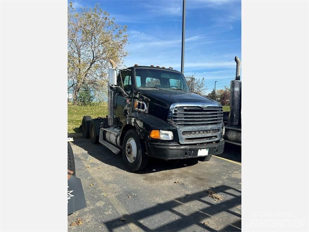 Sterling A9500 Autotractoare