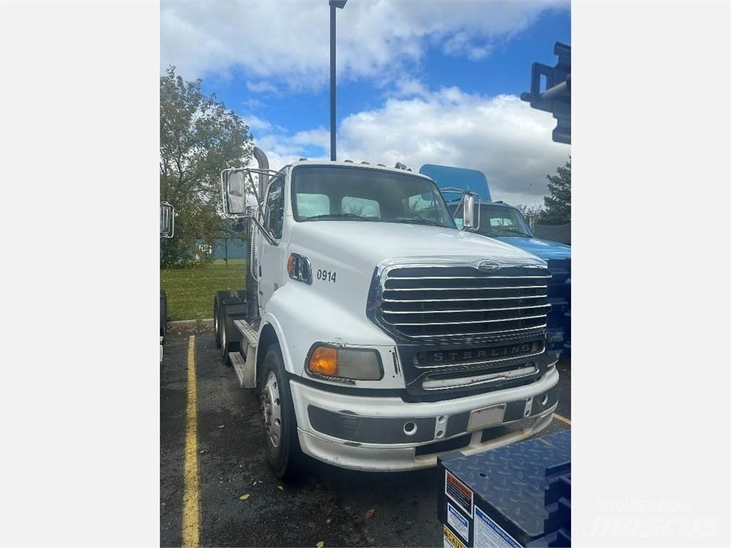 Sterling A9500 Autotractoare