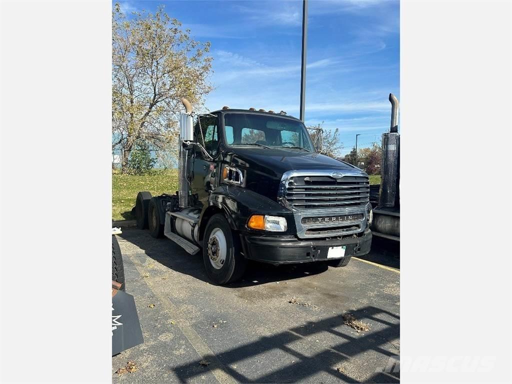 Sterling A9500 Autotractoare