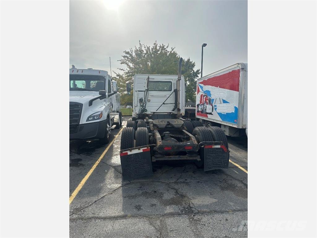 Volvo VNL Autotractoare