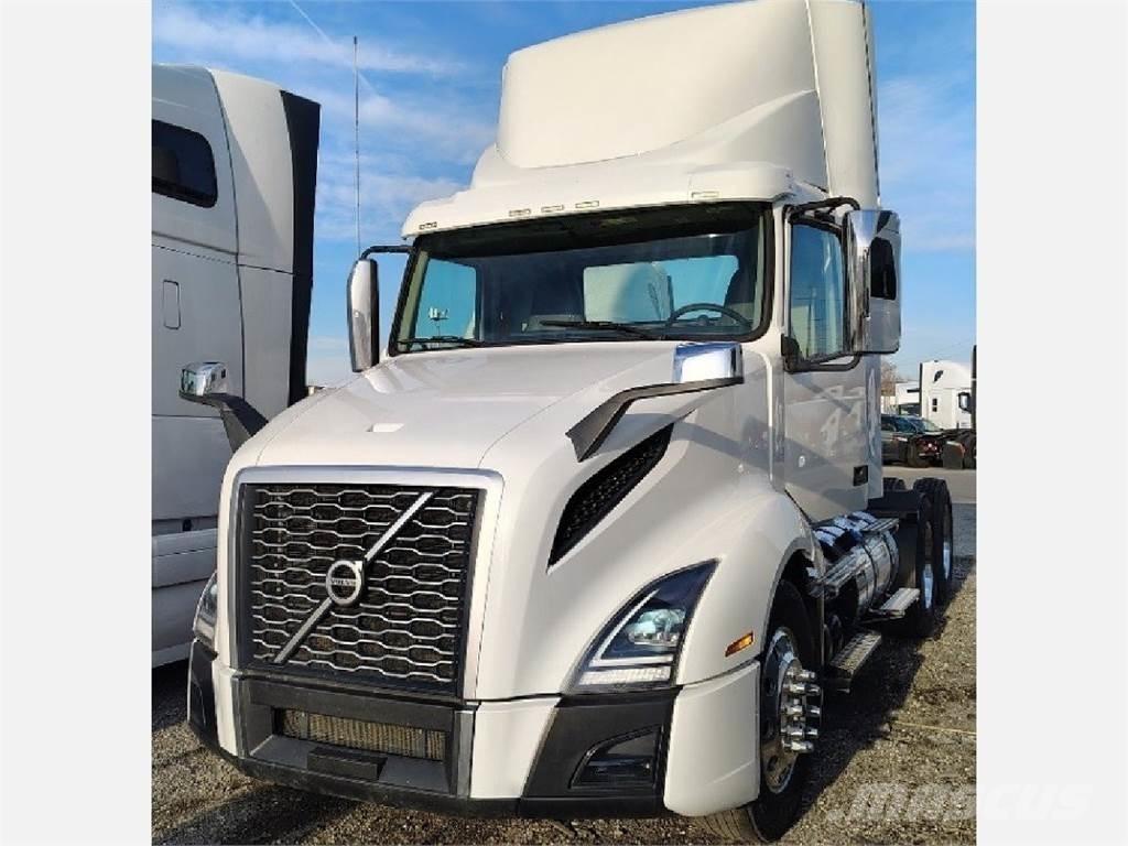 Volvo VNL300 Autotractoare