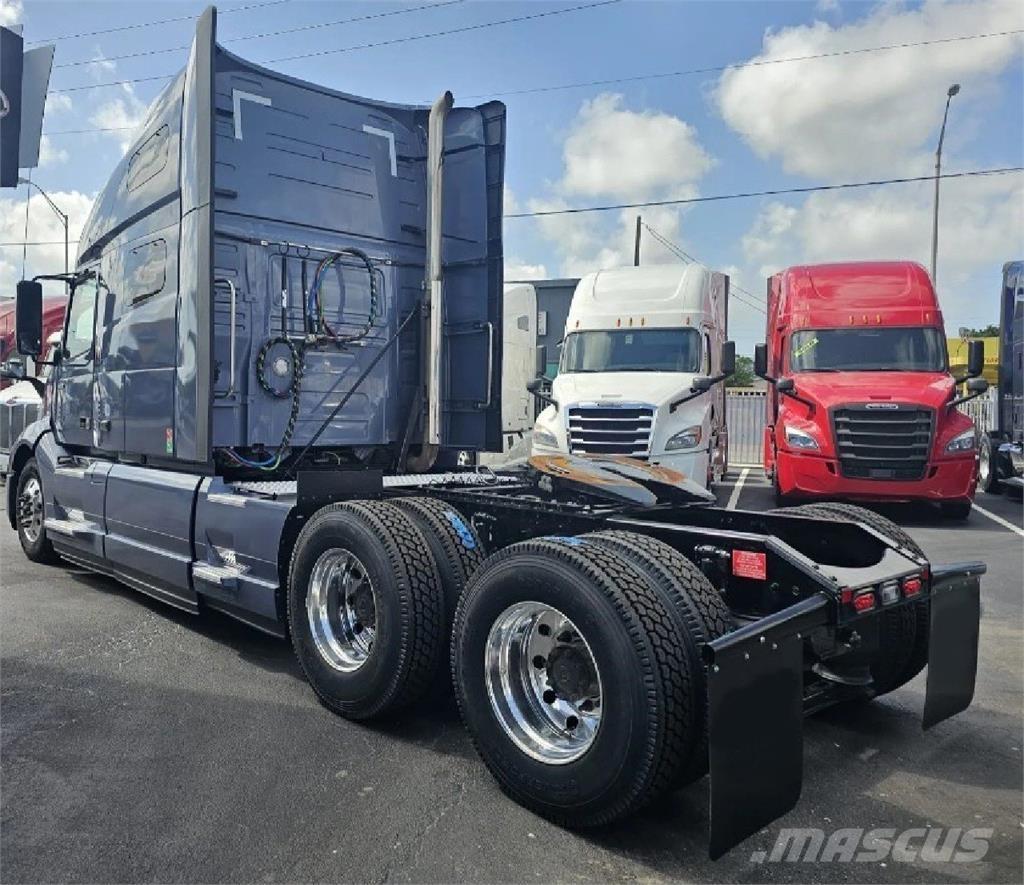 Volvo VNL64T760 Autotractoare