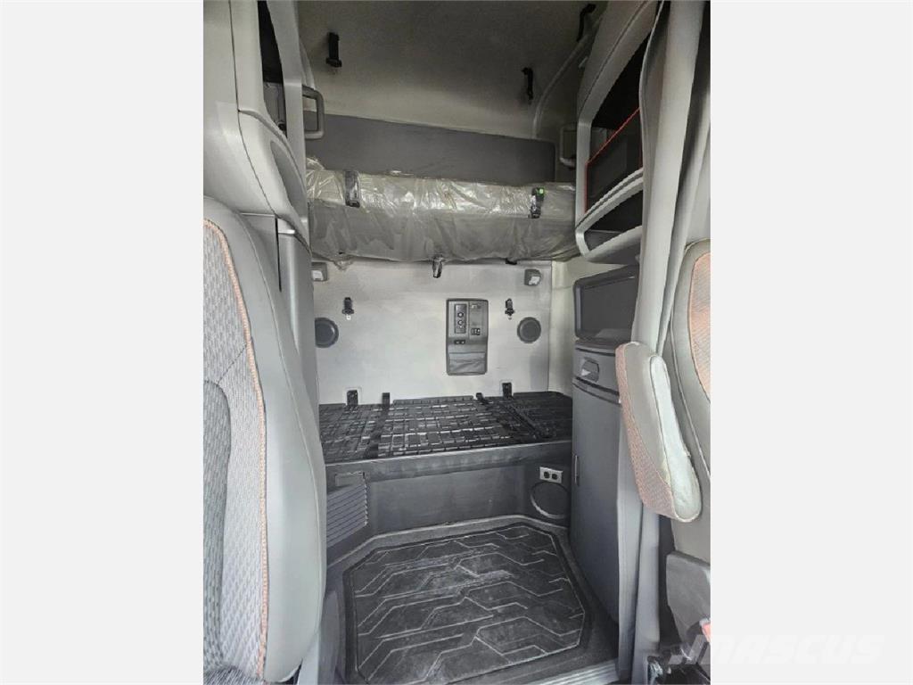 Volvo VNL64T760 Autotractoare