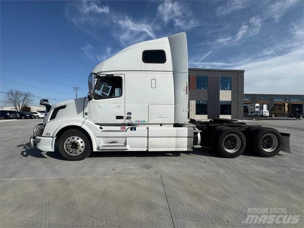 Volvo VNL670 Autotractoare