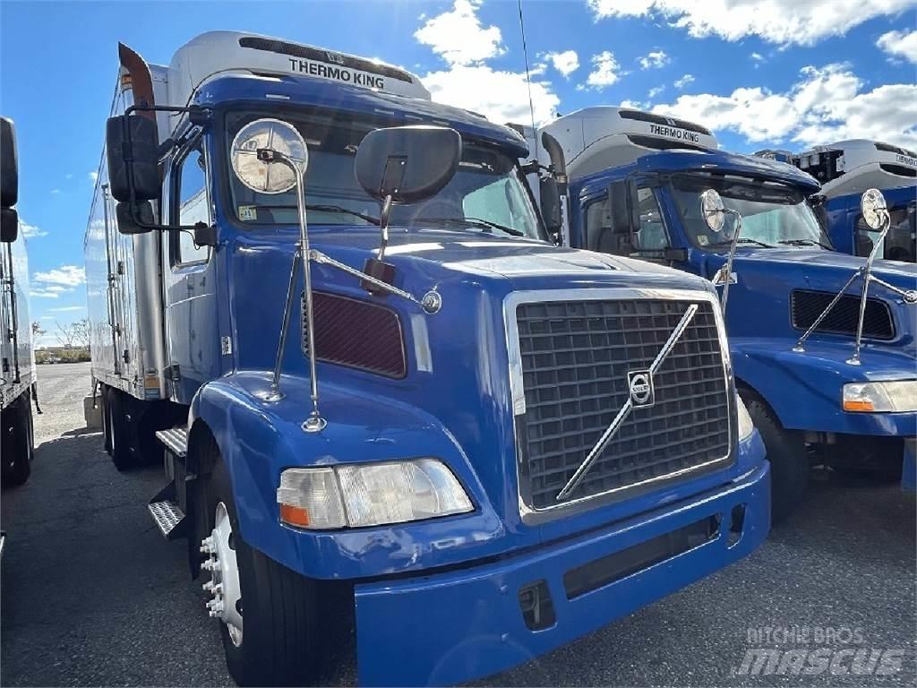 Volvo VNM64T200 Camion cu control de temperatura