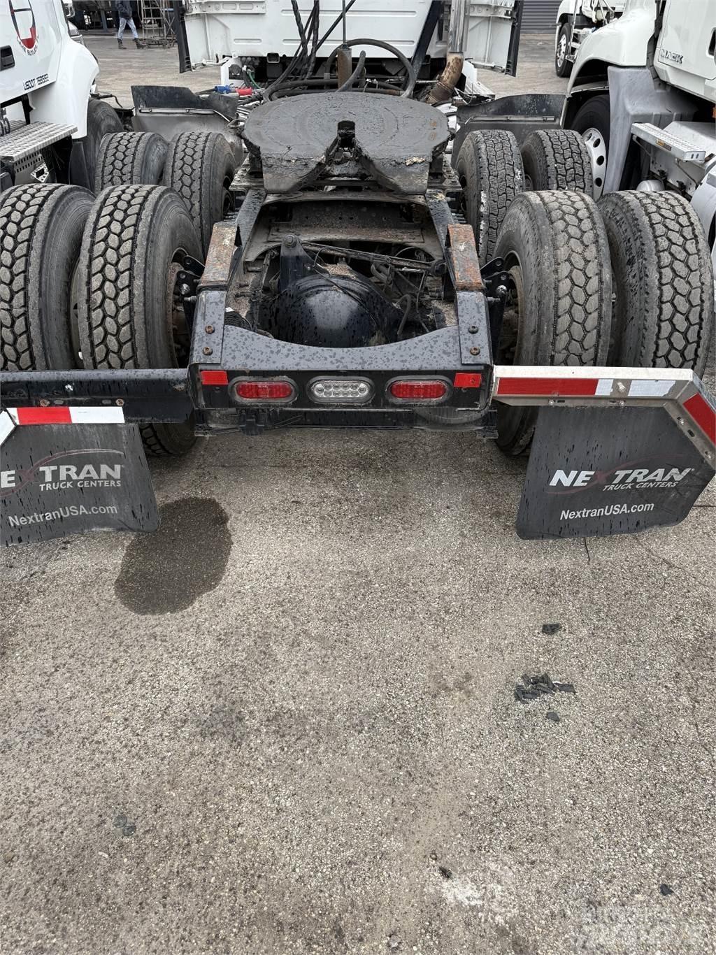Volvo VNR64T300 Autotractoare