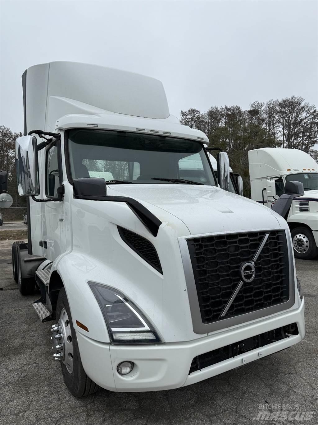Volvo VNR64T300 Autotractoare
