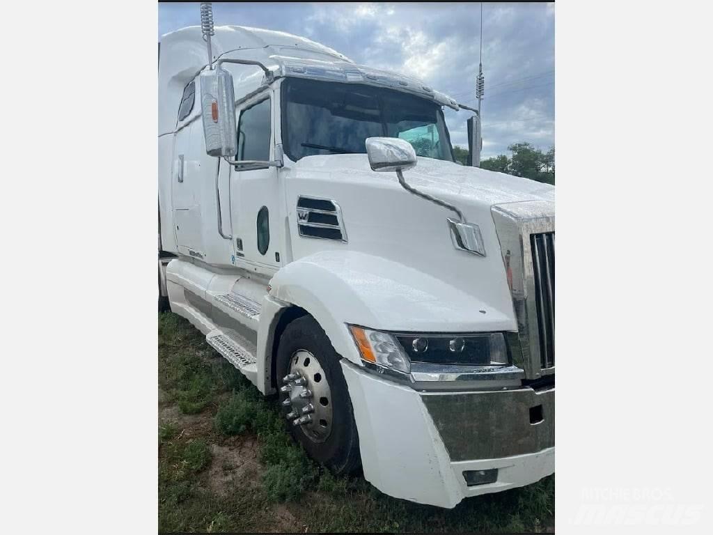 Western Star 5700XE Autotractoare