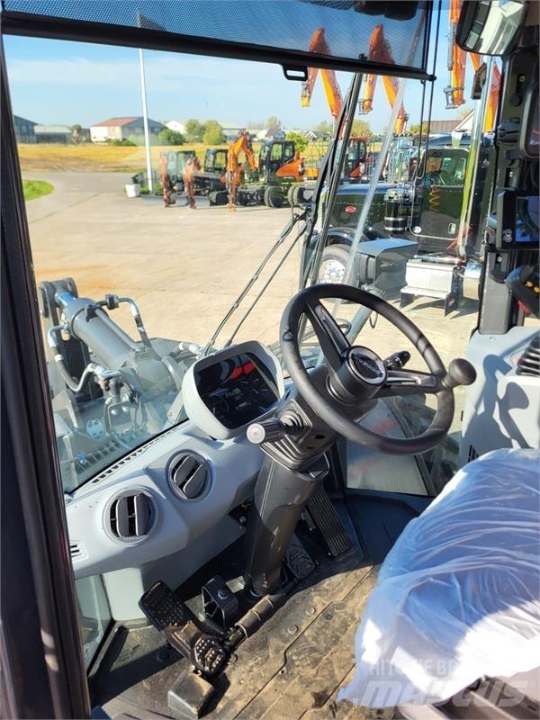 Develon DL220-7 Incarcator pe pneuri