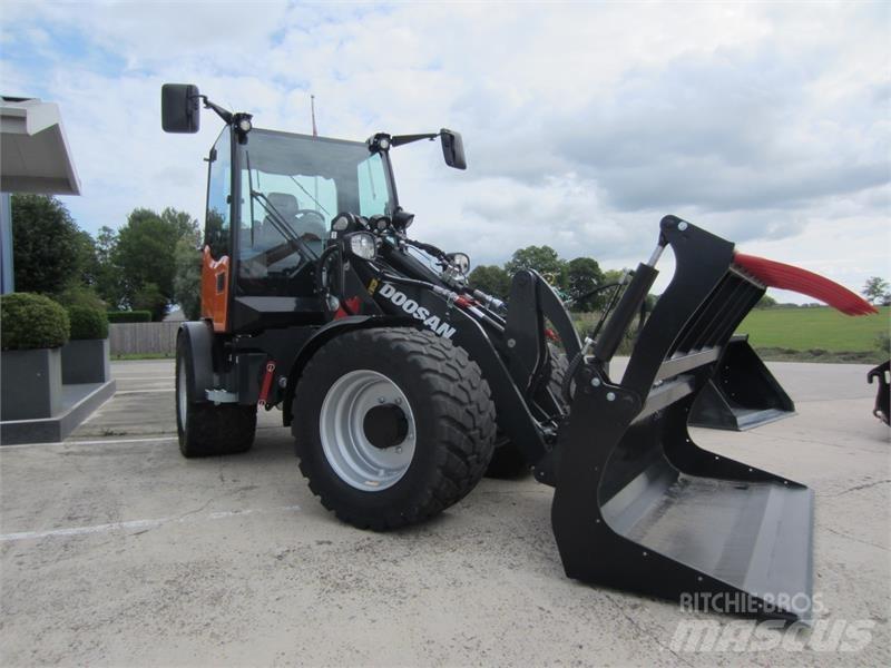 Develon DL85-7 Incarcator pe pneuri