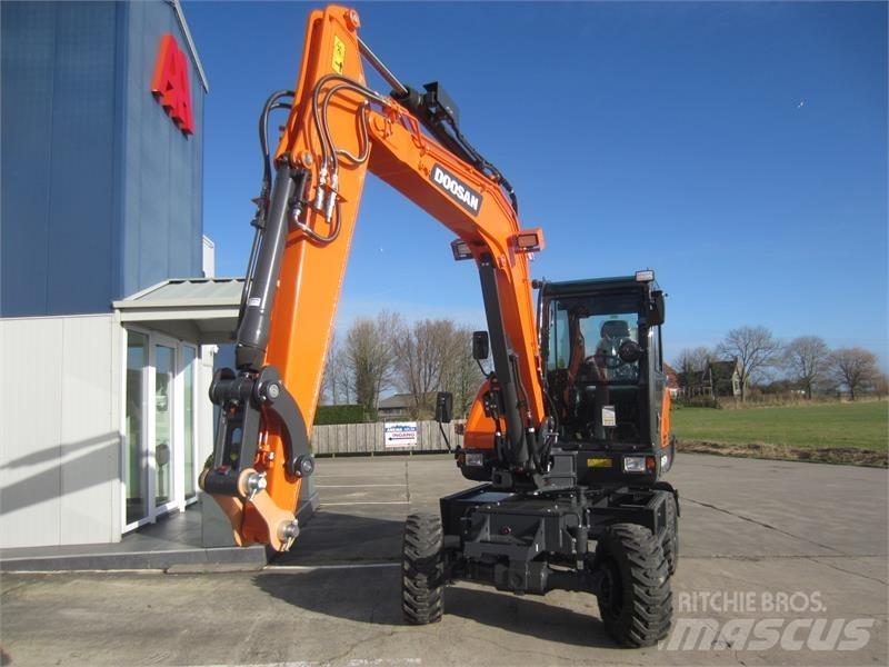 Develon DX57W-7 Mini excavatoare < 7t