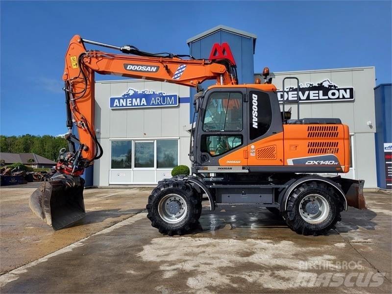 Doosan DX140W-5 Excavatoare cu roti