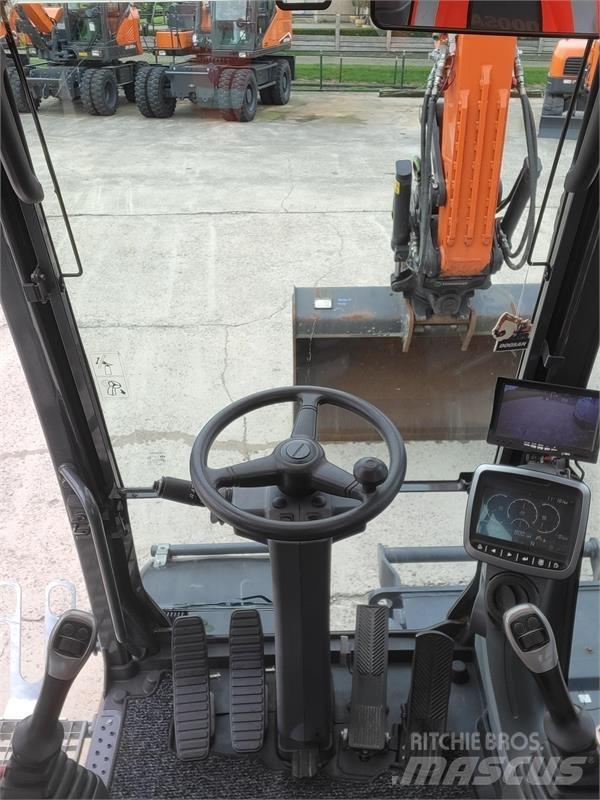 Doosan DX140W-5 Excavatoare cu roti