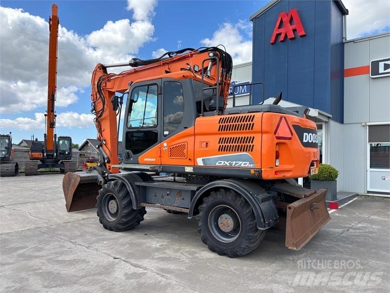 Doosan DX170W-5 Excavatoare cu roti