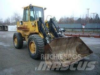 CAT IT18B Incarcator pe pneuri