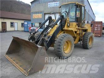 CAT IT28F Incarcator pe pneuri