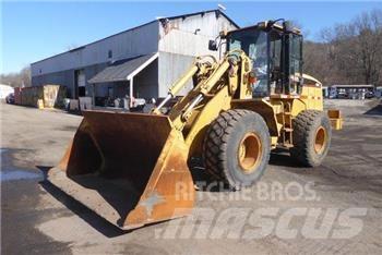 CAT IT38G Incarcator pe pneuri