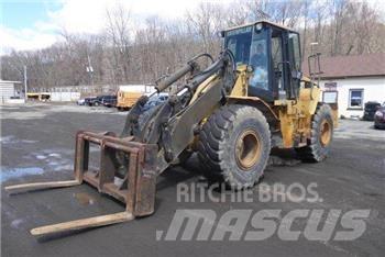 CAT IT62G Incarcator pe pneuri