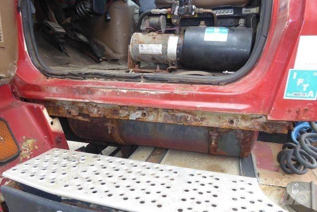 Ford L9000 Camion cabina sasiu