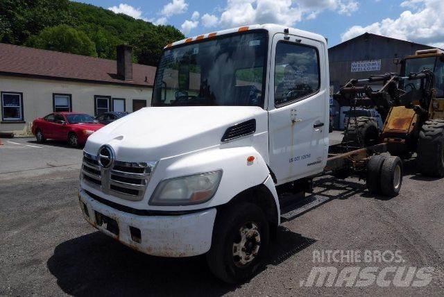 Hino 145 Camion cabina sasiu