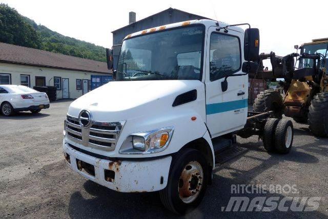 Hino NB165 Camion cabina sasiu
