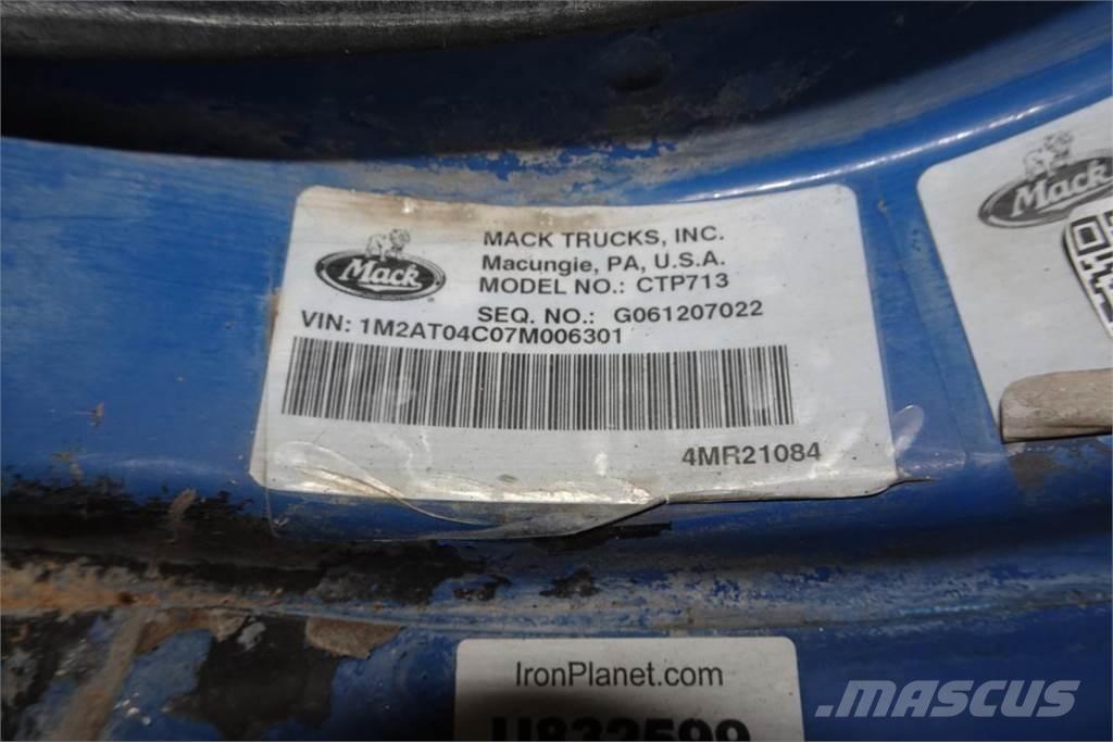 Mack CTP713 Betoniera