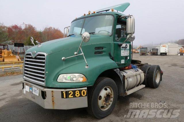 Mack CXN612 Camion cabina sasiu