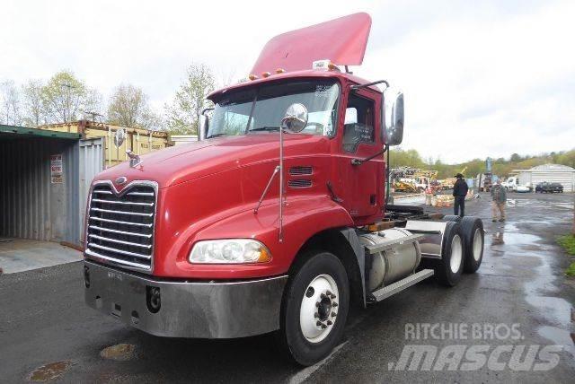 Mack CXN613 Camion cabina sasiu
