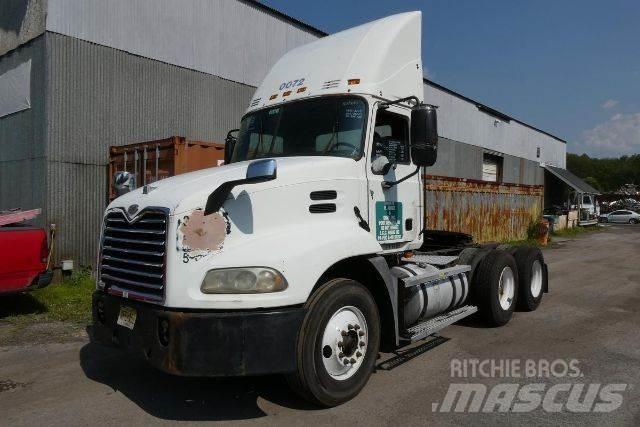Mack CXN613 Camion cabina sasiu