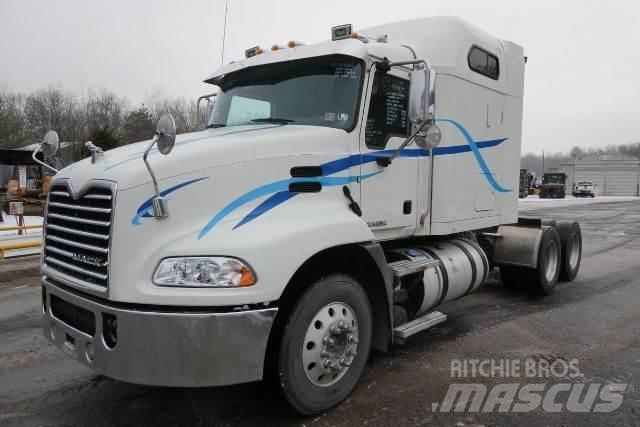 Mack CXU613 Autotractoare