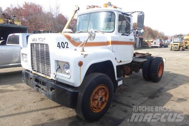 Mack R690T Camion cabina sasiu