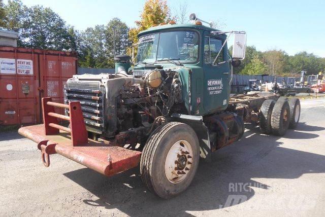 Mack RD688S Camion cabina sasiu