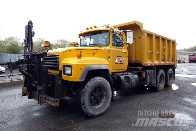Mack RD690S Autobasculanta