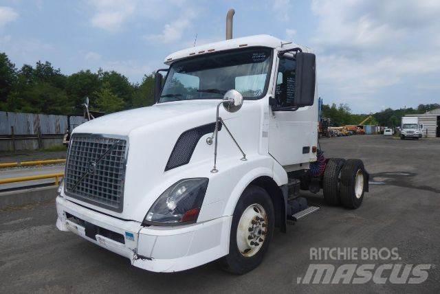 Volvo VNL42T Camion cabina sasiu