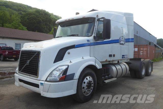Volvo VNL64T Autotractoare