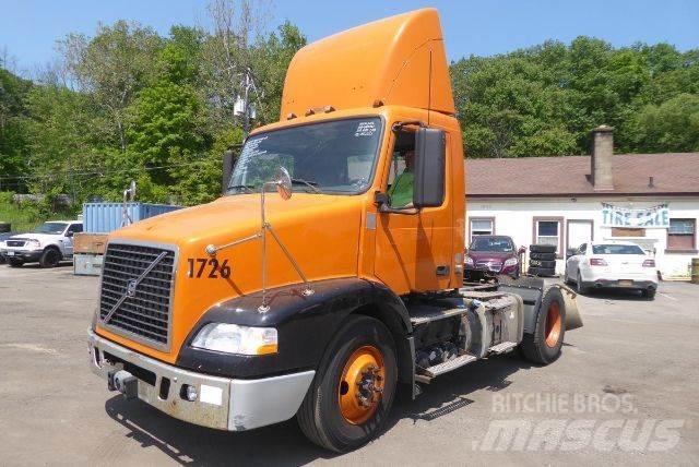 Volvo VNM42T Camion cabina sasiu