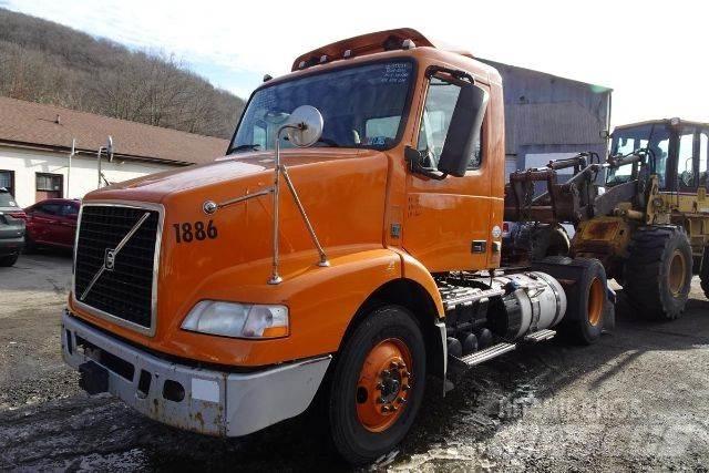 Volvo VNM42T Camion cabina sasiu