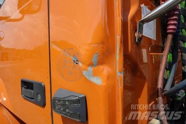 Volvo VNM42T Camion cabina sasiu