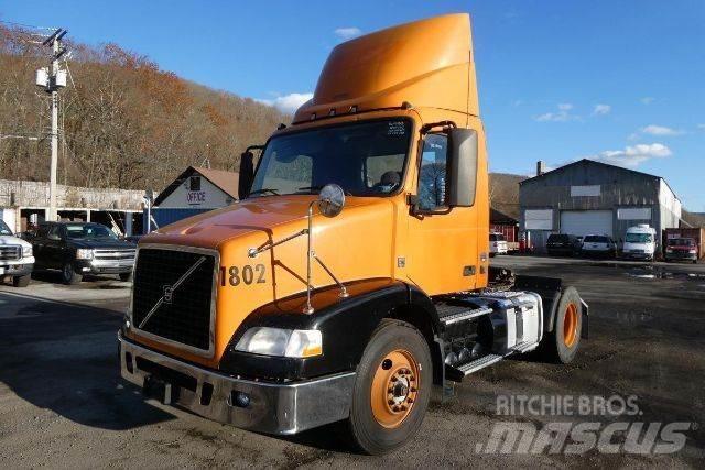 Volvo VNM42T Camion cabina sasiu