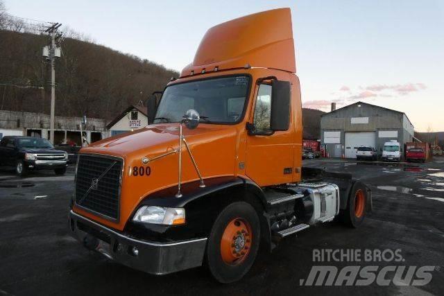 Volvo VNM42T Camion cabina sasiu