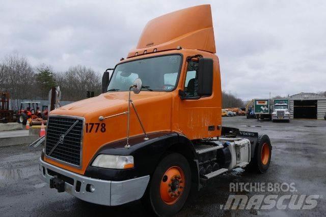 Volvo VNM42T Camion cabina sasiu