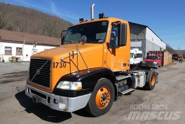 Volvo VNM42T Camion cabina sasiu