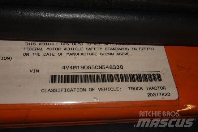 Volvo VNM42T Camion cabina sasiu