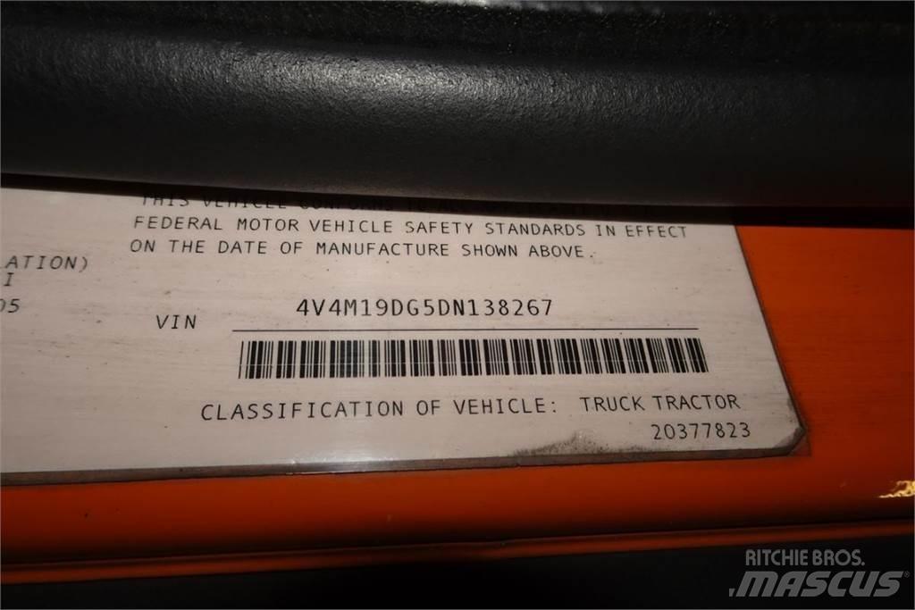 Volvo VNM42T Camion cabina sasiu