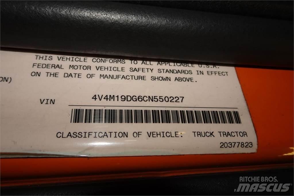 Volvo VNM42T Camion cabina sasiu
