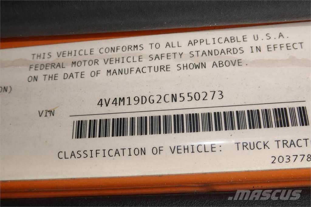 Volvo VNM42T Camion cabina sasiu
