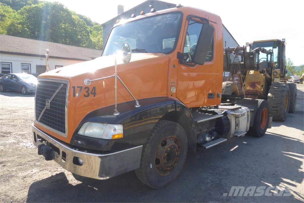 Volvo VNM42T Camion cabina sasiu