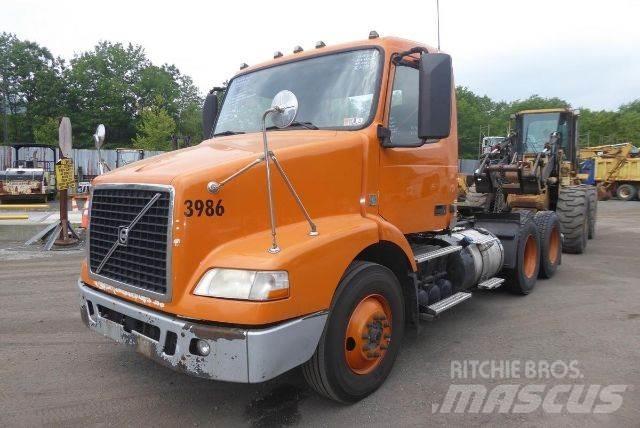Volvo VNM64T Camion cabina sasiu