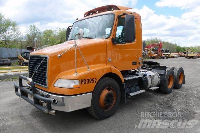 Volvo VNM64T Camion cabina sasiu